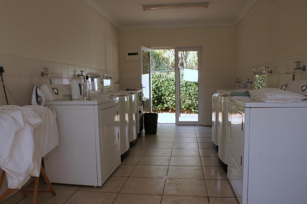 At 4 Umzumbe Beach Apartment, Mangrove Beach Estate Melville  Buitenkant foto